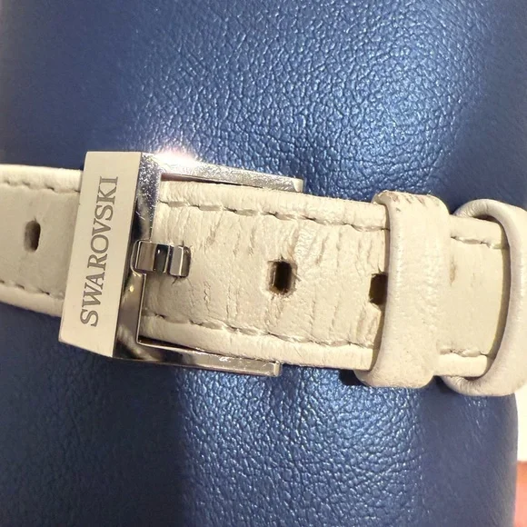 Swarovski Dreamy Leather Watch - Picture 5 of 17